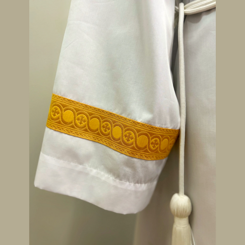 Alb decorated with gold trim ALB01-006