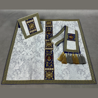 White semi-Gothic chasuble