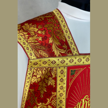 Roman Chasuble "Crucifixion" Red