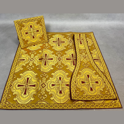 Roman chasuble ''Crucifixion'' Gold