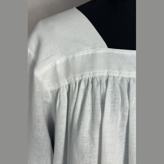 Linen surplice with lace KM01-022