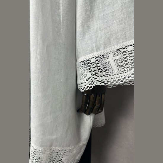 Linen surplice with lace KM01-022