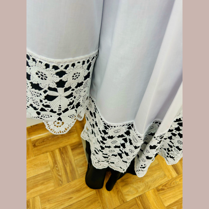 Alb with handmade lace KM01-012