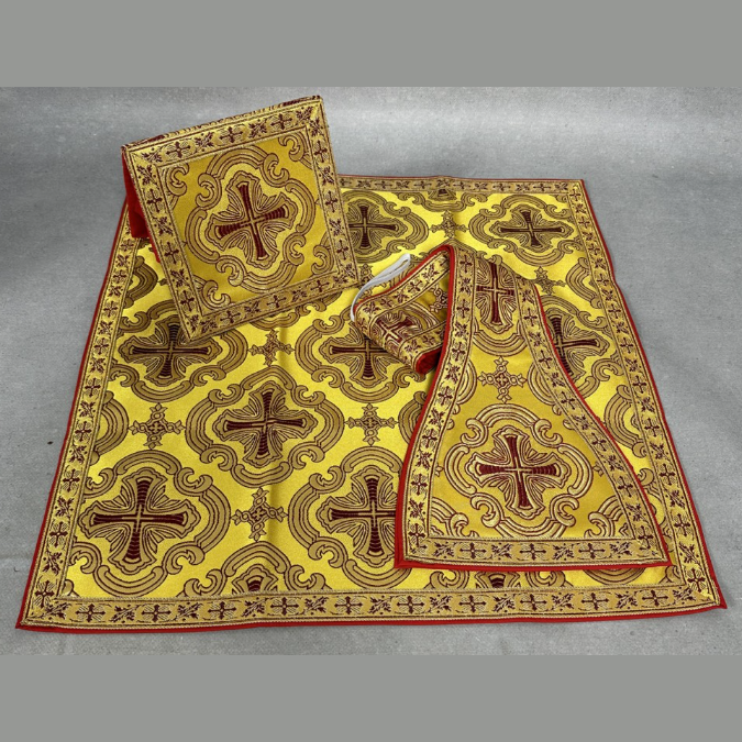 Roman Chasuble "Crucifixion" Gold