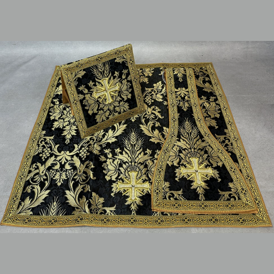 Roman chasuble with Requiem cross Black Purple