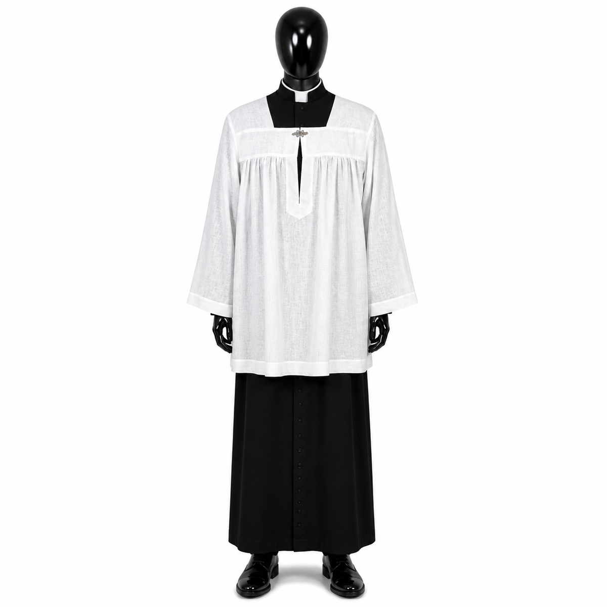 Smooth linen surplice with decorative clasp KM01-015