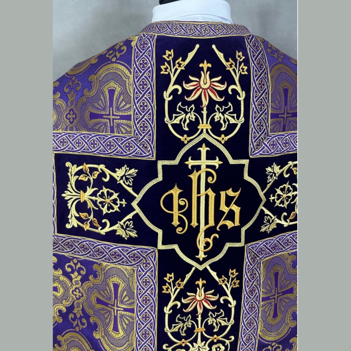 Roman chasuble with cross, Purple